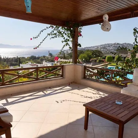 House With Sea View And Shared Pool In Bodrum * 图尔古特雷斯