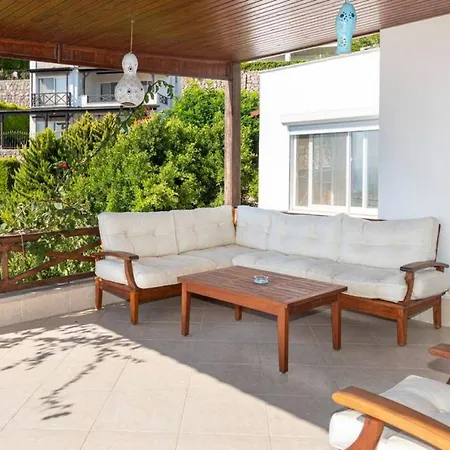House With Sea View And Shared Pool In Bodrum 公寓