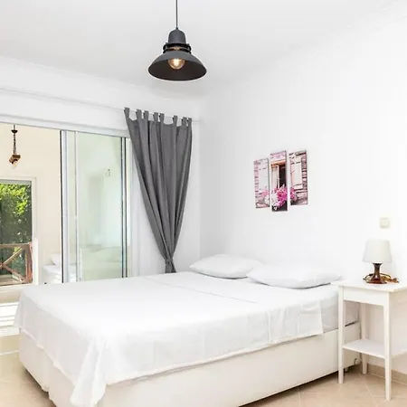 House With Sea View And Shared Pool In Bodrum Daire